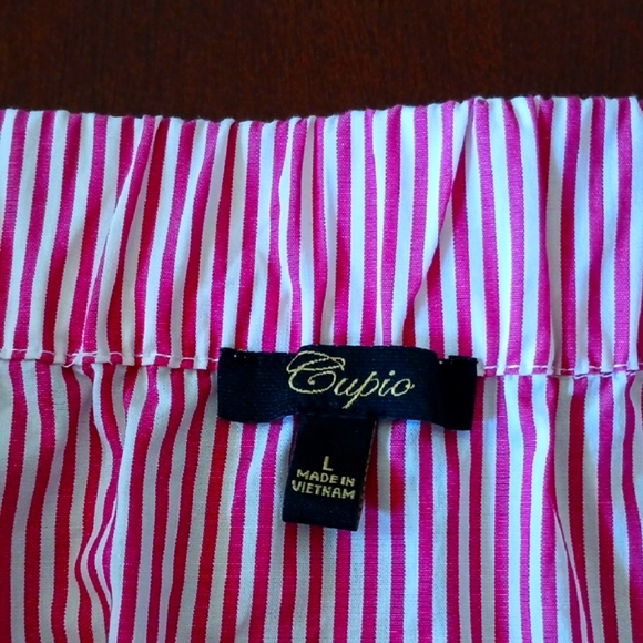 Cupio- Off the Shoulder 3/4 Bell Sleeve Top - Picture 6 of 7